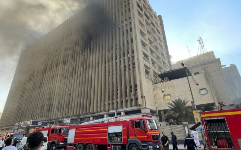 شاهد حريق سنترال رمسيس يتسبب في انقطاع الإنترنت والاتصالات الأرضية جزئيًا في عدد من المحافظات
