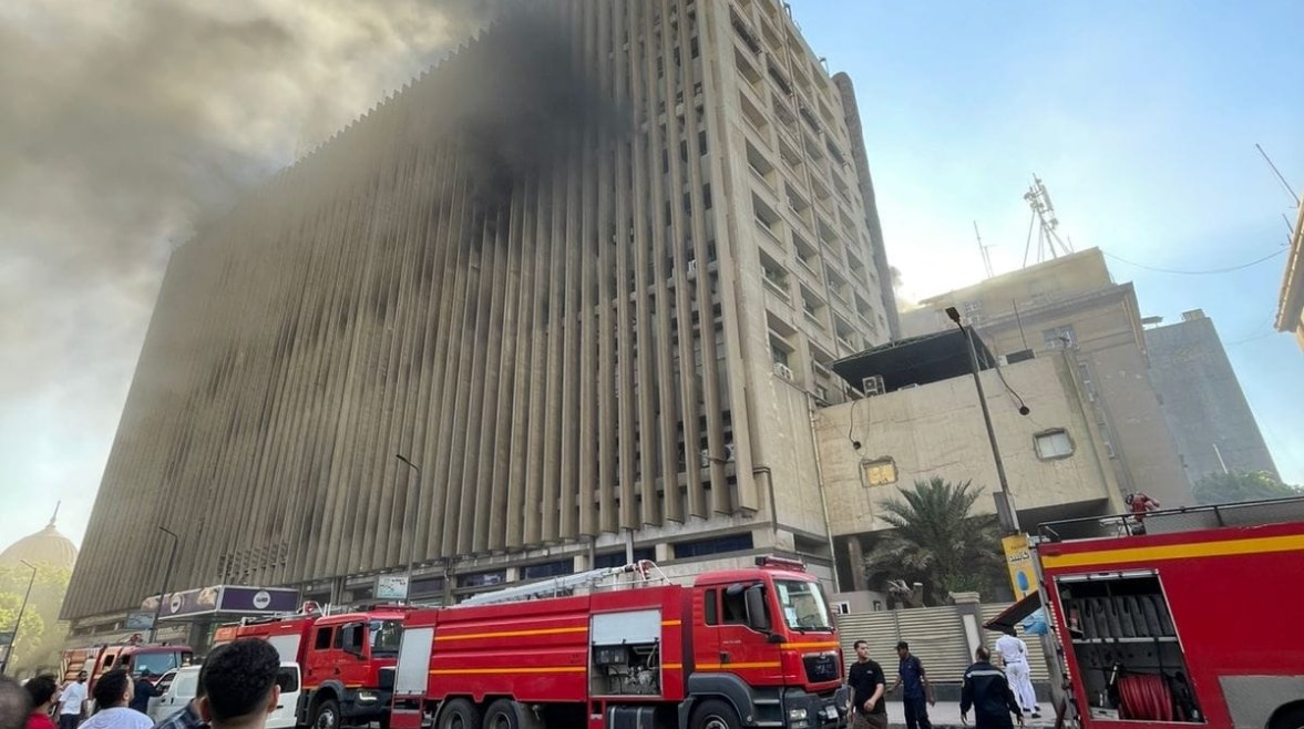 شاهد حريق سنترال رمسيس يتسبب في انقطاع الإنترنت والاتصالات الأرضية جزئيًا في عدد من المحافظات