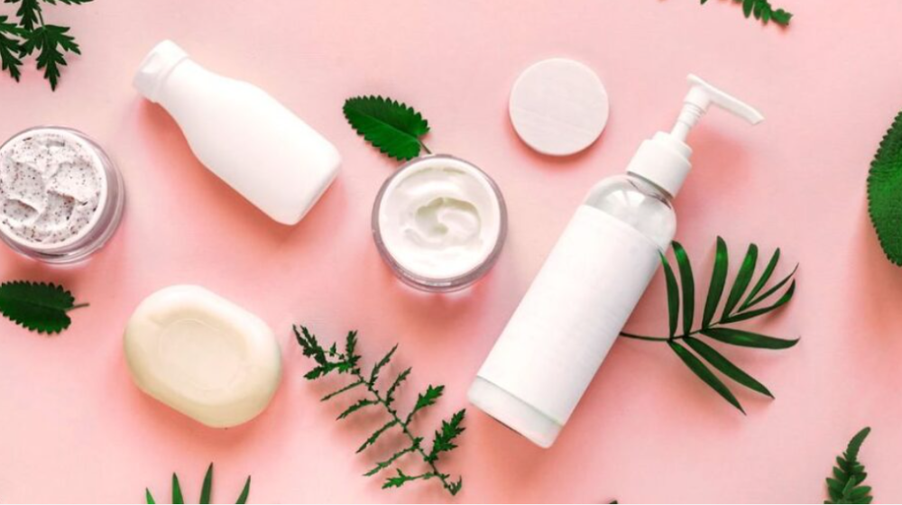 طرق العناية بالبشرة.. دليل شامل للحفاظ على بشرة صحية ومشرقة